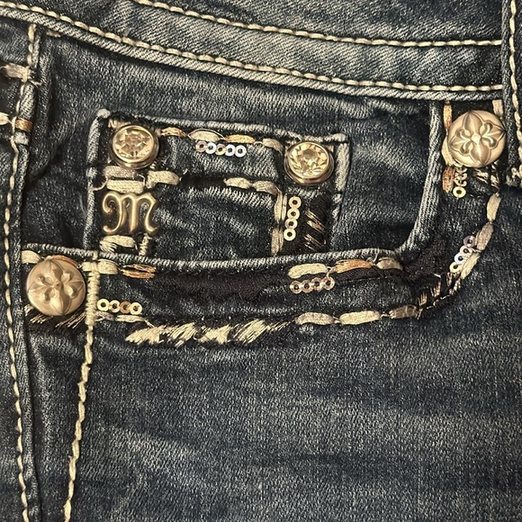 Miss Me Low Rise Boot Cut jeans nicely jeweled size 28 X 33 1/2 - Picture 6 of 14
